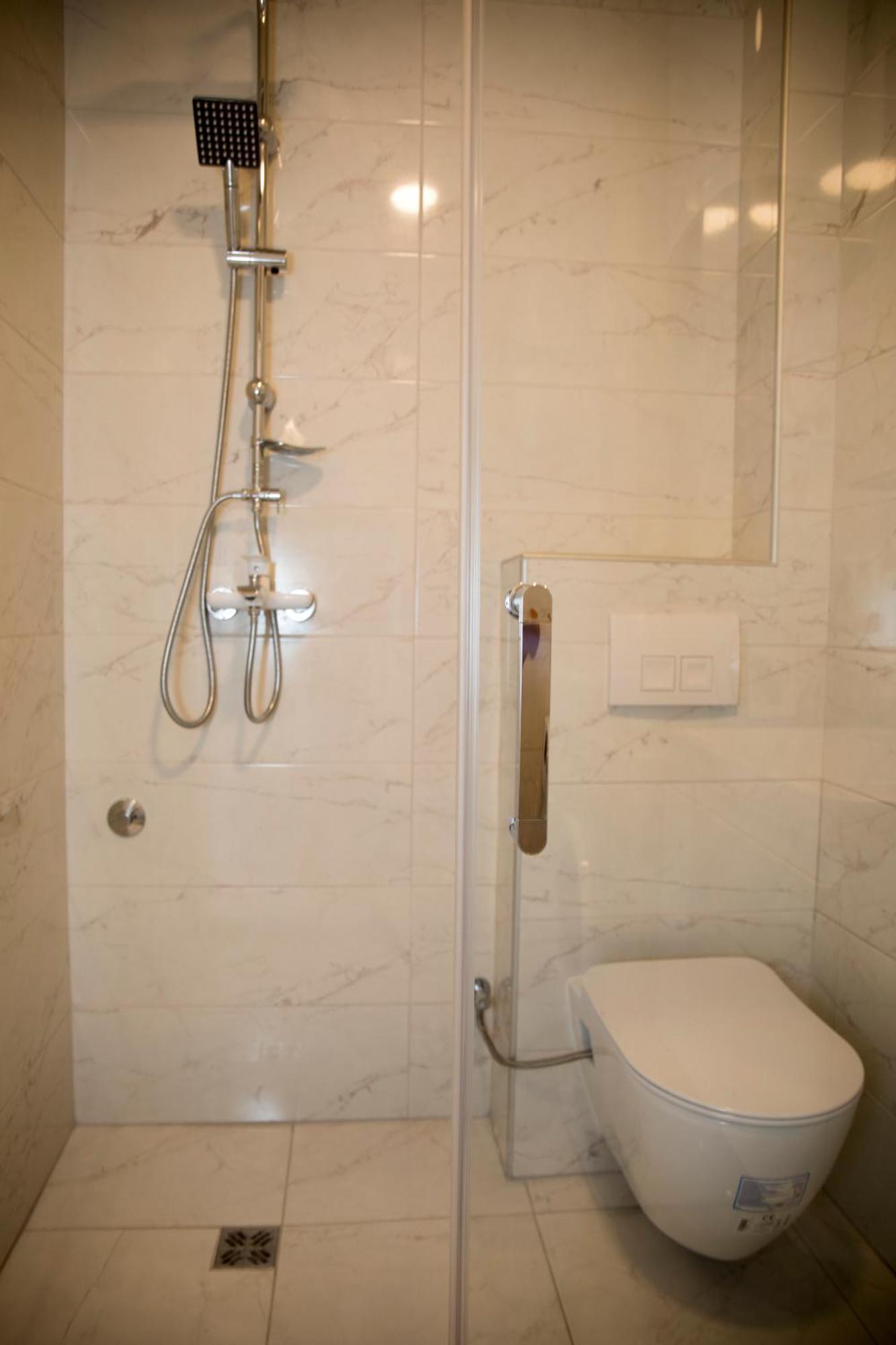 Kovac Riverfront Apartments โมสตาร์ ภายนอก รูปภาพ