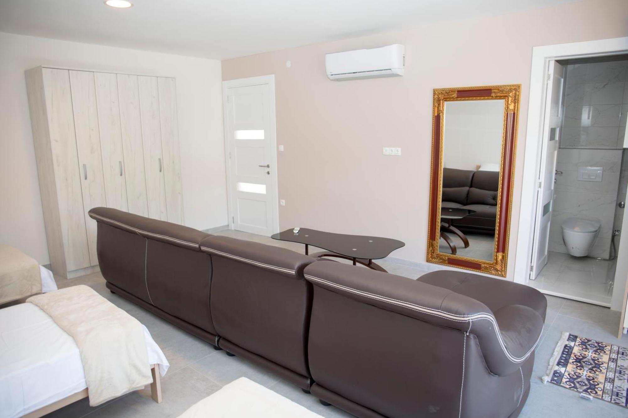 Kovac Riverfront Apartments โมสตาร์ ภายนอก รูปภาพ